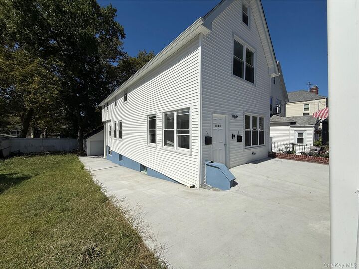 Property Photo:  831 Swinton Avenue  NY 10465 