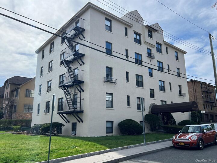 Property Photo:  240 Alpine Place Bmd  NY 10707