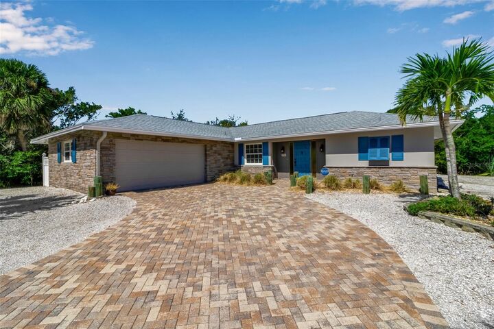 Property Photo:  307 Avenida De Paradisio  FL 34242