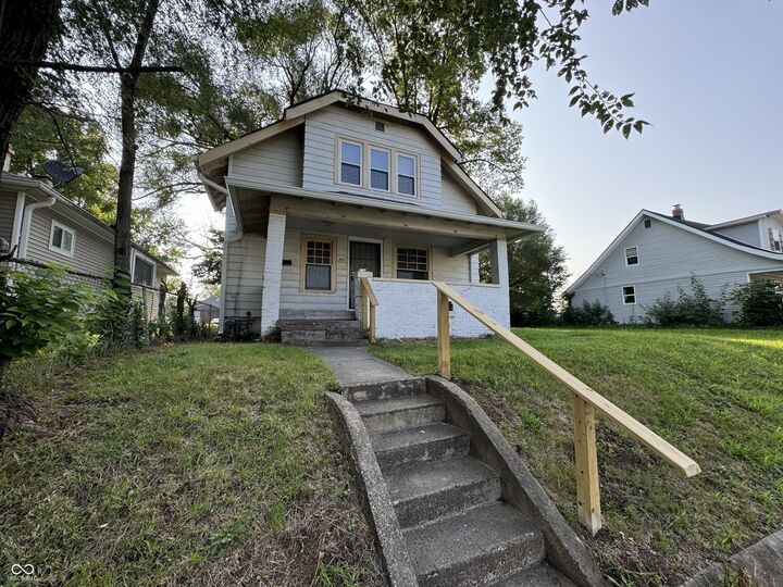 Property Photo:  1051 N Mount Street  IN 46222