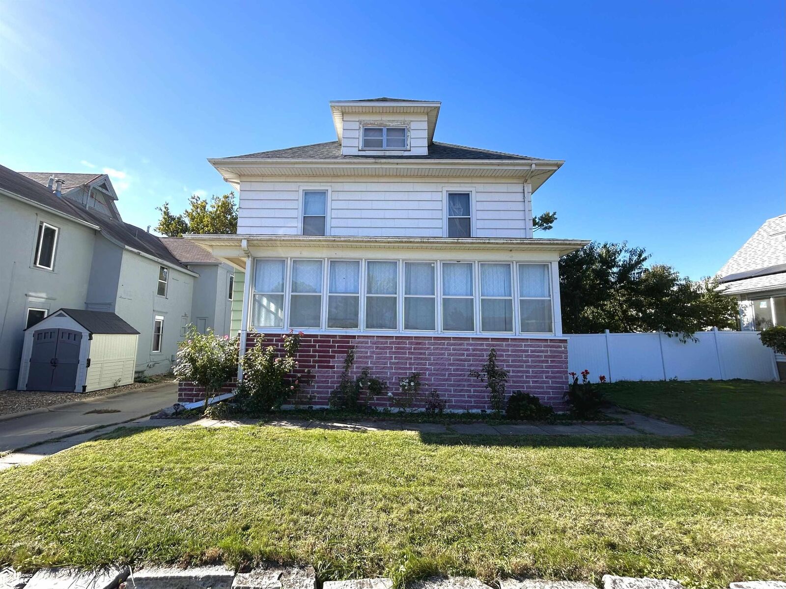 Property Photo:  9 S 4th Street  IA 50158