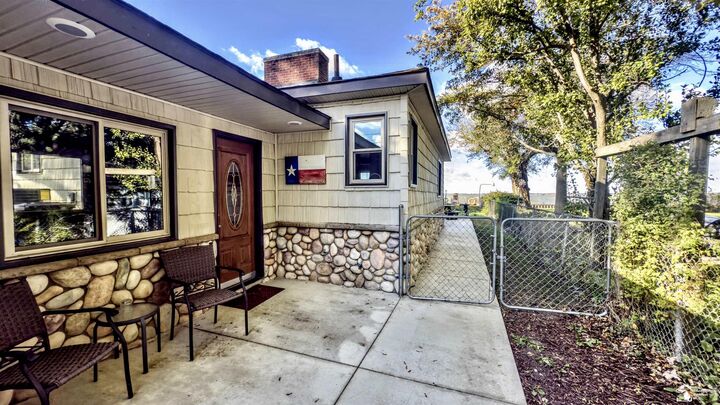 Property Photo:  3515 Lakeshore Drive  MI 48166 