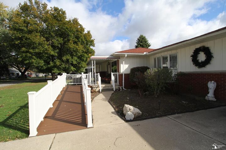 Property Photo: 1342 Sunset Street MI 48162