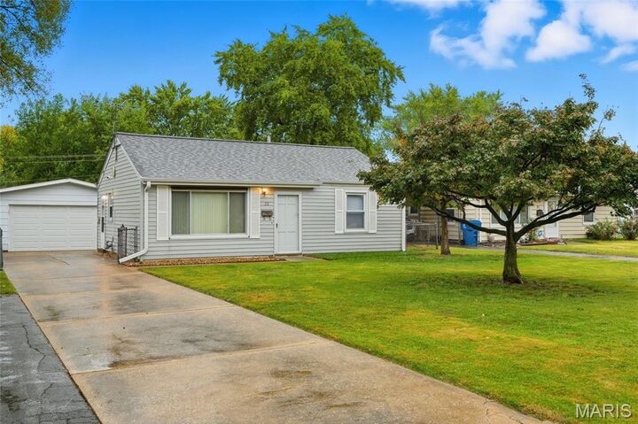 22 McNulty Drive  Florissant MO 63031 photo