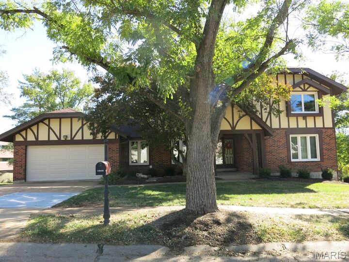 Property Photo: 12848 Haverton Drive MO 63141