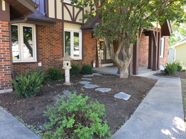 Property Photo: 12848 Haverton Drive MO 63141