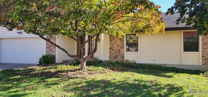 2741 Penbrooke  St Charles MO 63301 photo