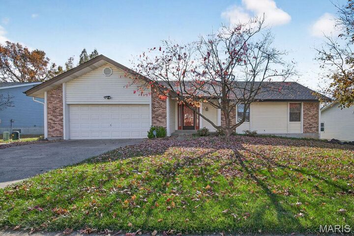 2741 Penbrooke  St Charles MO 63301 photo