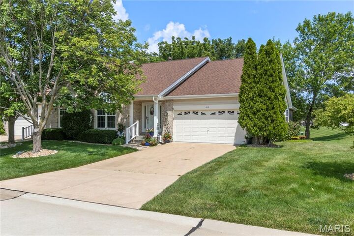 Property Photo:  200 Kingfield Drive  MO 63367