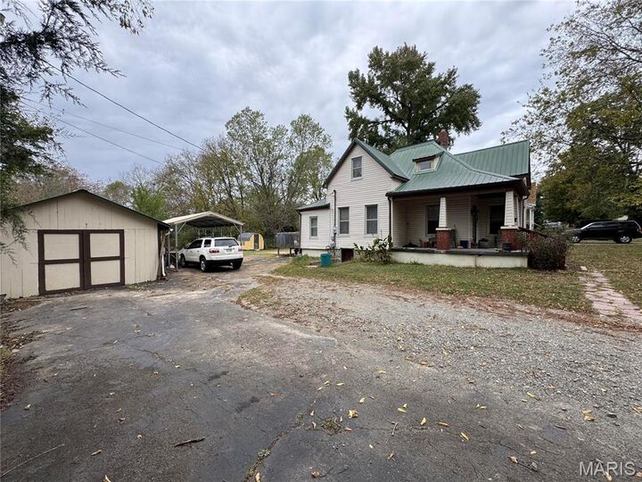 Property Photo: 805 N Carleton Street MO 63640