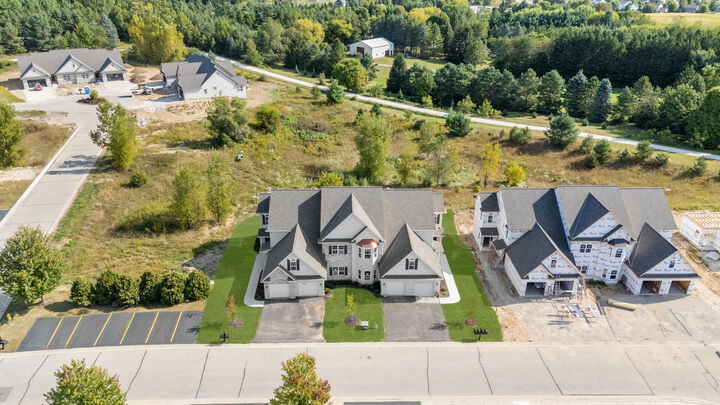 Property Photo:  1844 Woodland Way 431-1  WI 53086 