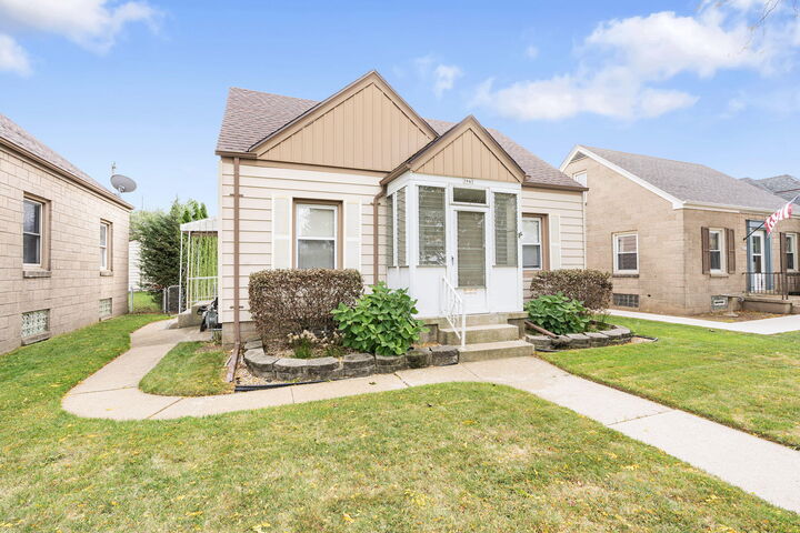 Property Photo:  3945 E Somers Ave  WI 53110