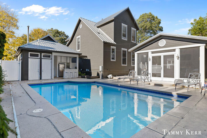 Property Photo:  1021 Holland Street  MI 49453