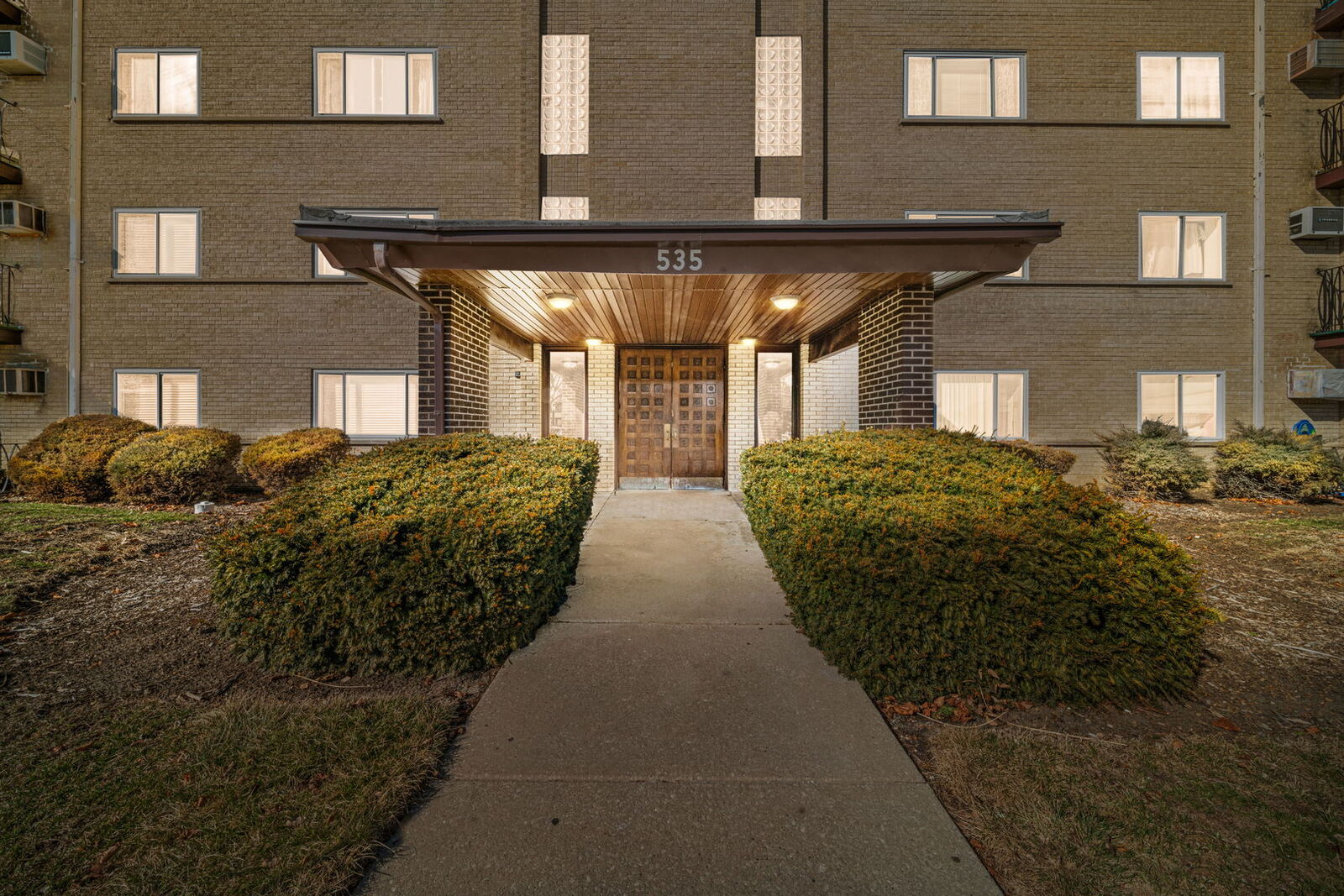 Property Photo:  535 S Cleveland Avenue 402  IL 60005 