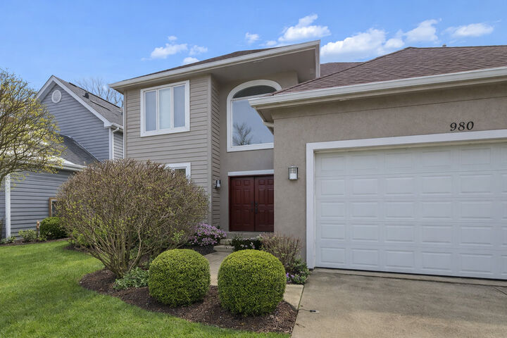 Property Photo: 980 Half Day Road IL 60035