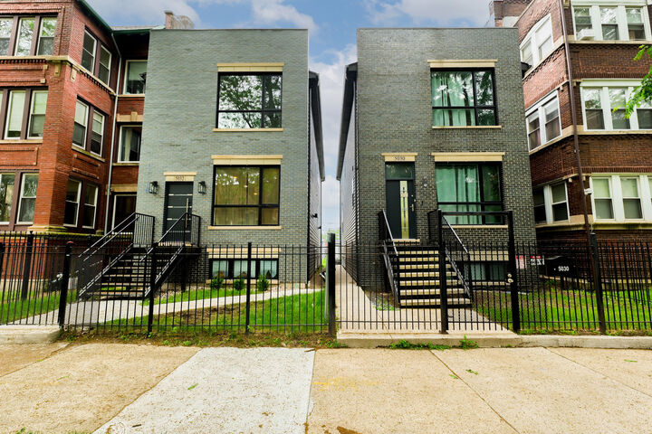 5032 S Michigan Avenue  Chicago IL 60615 photo