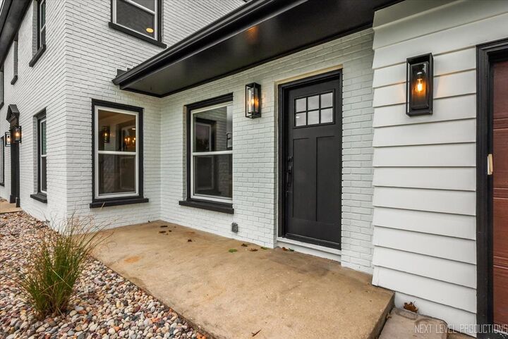 Property Photo: 27 S Canterbury Road IL 60506