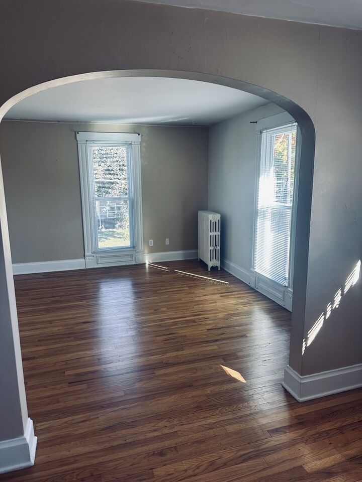 Property Photo: 330 W Sycamore Street W 2E IL 60178