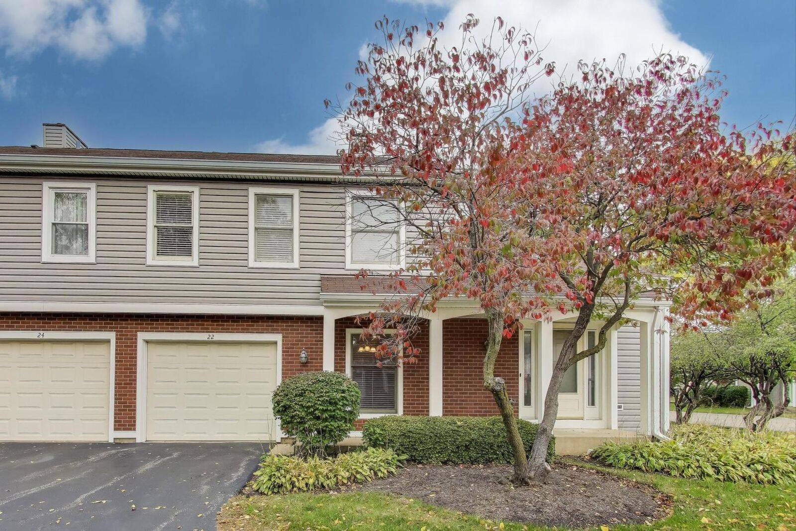Property Photo: 22 S Stonington Drive IL 60074