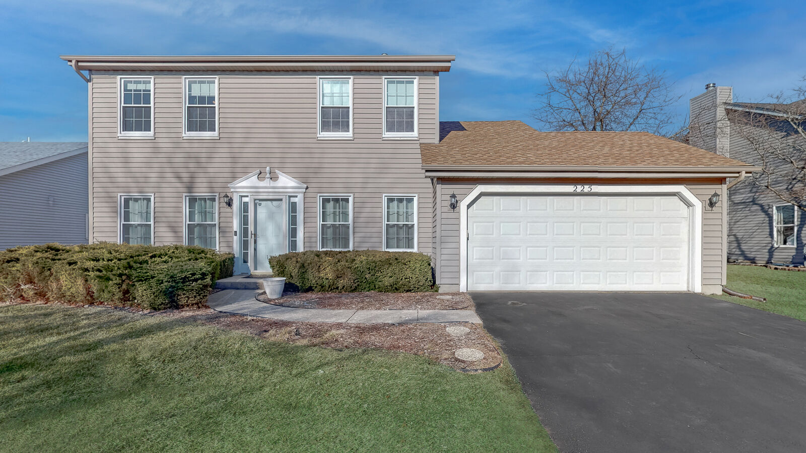 Property Photo:  225 Mondovi Drive  IL 60543 