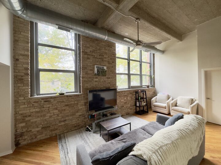 Property Photo: 1735 N Paulina Street 212 IL 60622