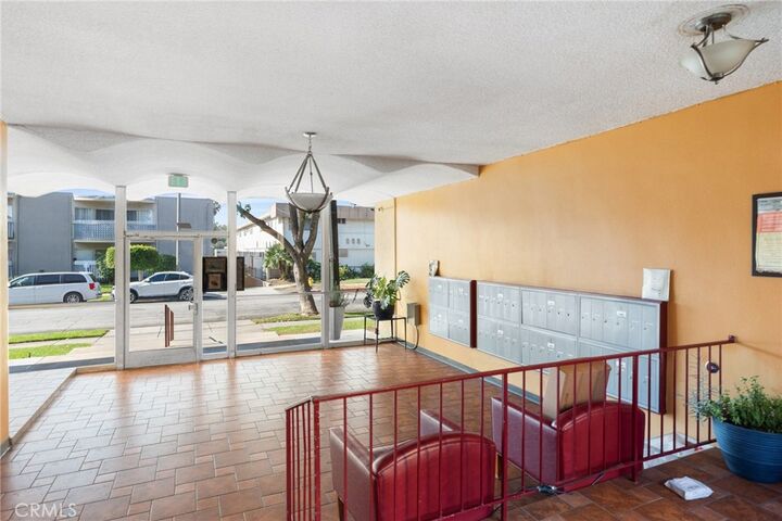 Property Photo:  855 Victor 111  CA 90302
