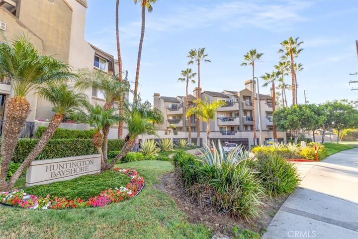 400 Lake St #208  Huntington Beach CA 92648 photo