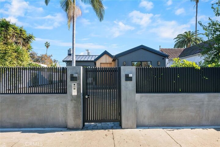 Property Photo:  622 N La Jolla Avenue  CA 90048 