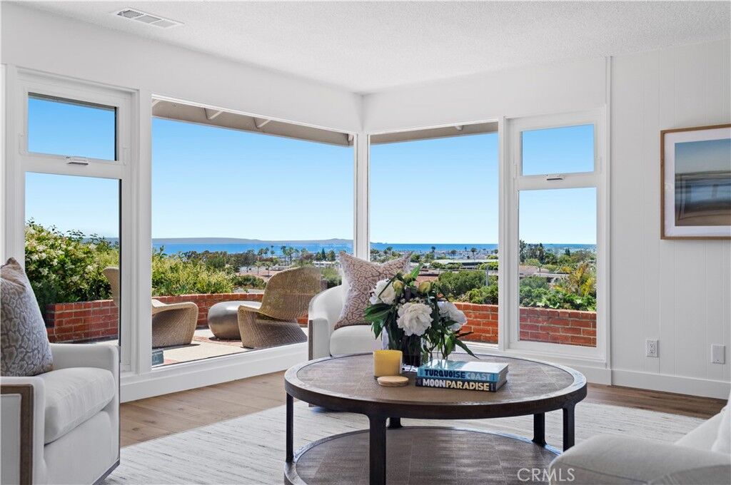 Property Photo:  1007 White Sails Way  CA 92625