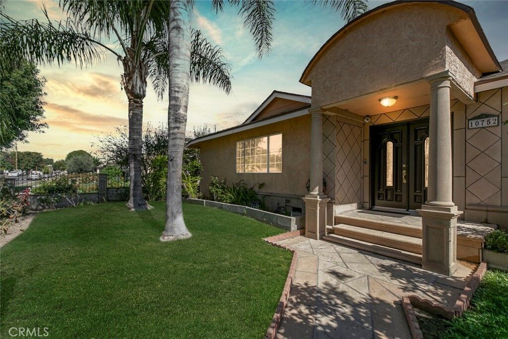 Property Photo:  10752 Gerald Avenue  CA 91344