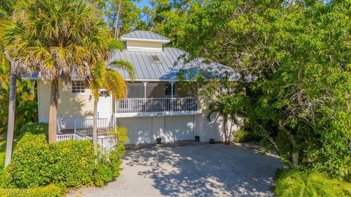 Property Photo:  3618 Cottage Club Lane  FL 34105