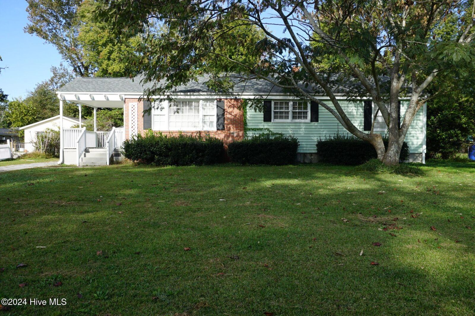 Property Photo:  407 Seminole Trail  NC 28540 