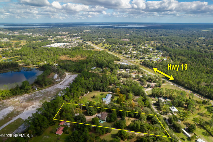 Property Photo: 229 Davis Lake Road FL 32177
