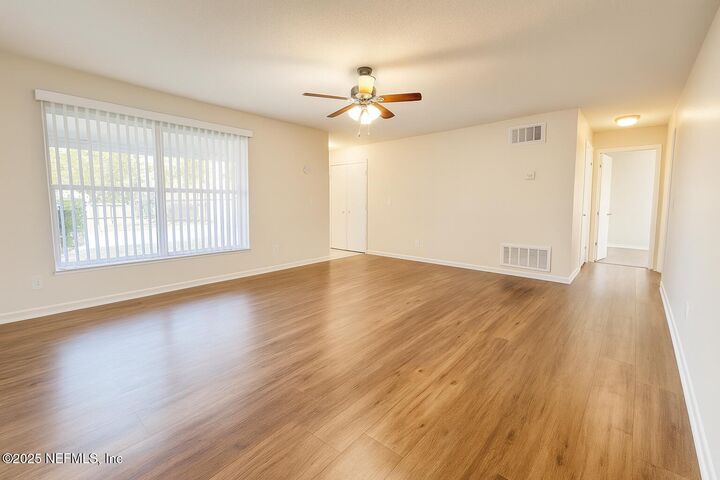 Property Photo: 8362 Kipling Court FL 32244