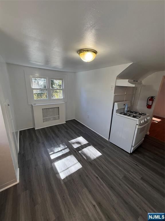 Property Photo: 224 Westervelt 7 NJ 07506