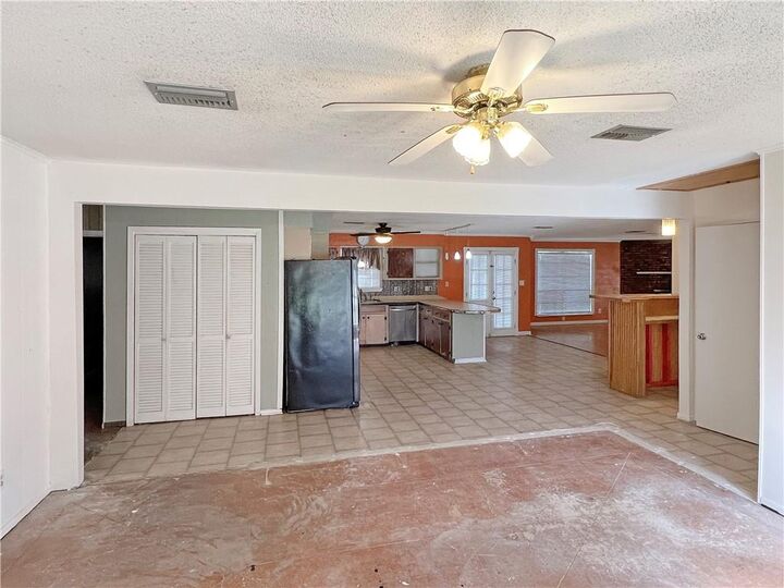 Property Photo:  1923 Destin Street  LA 70448