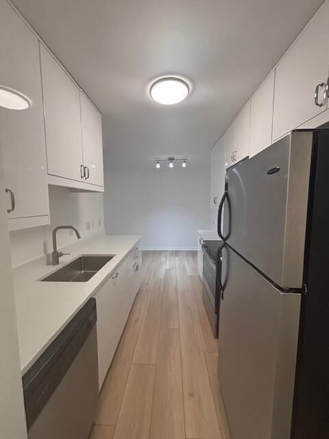 Property Photo:  821 Douglas Avenue 104  MN 55403 