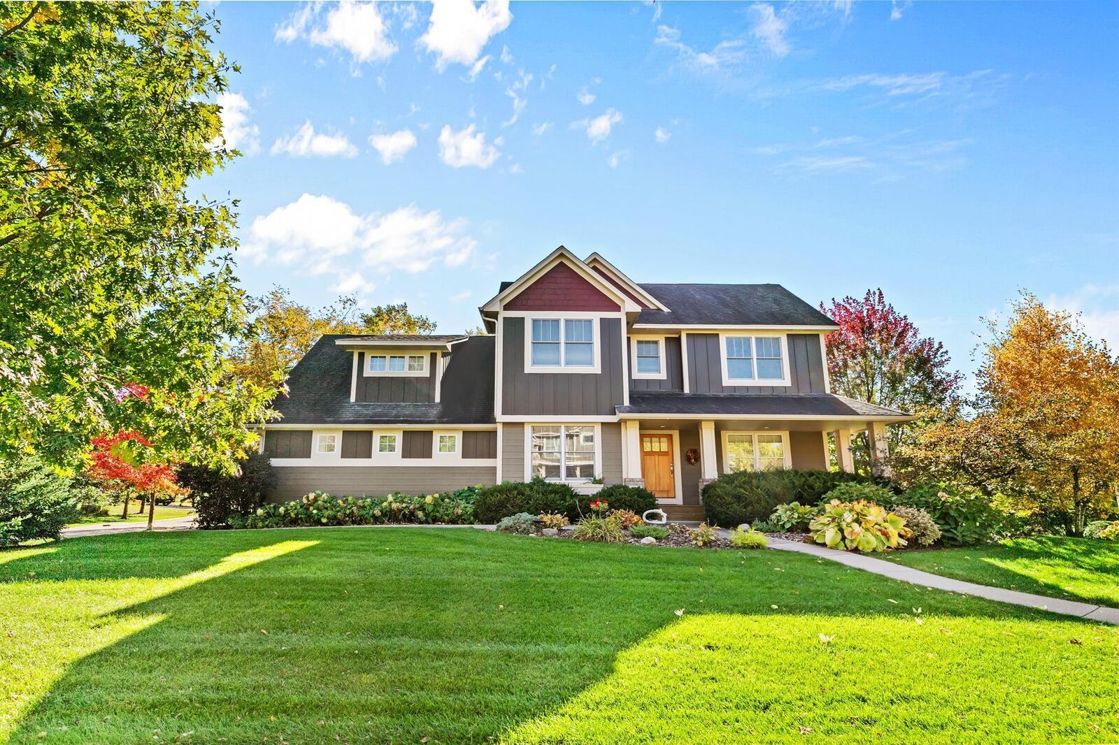 Property Photo:  1658 Headwaters Lane  MN 55129 