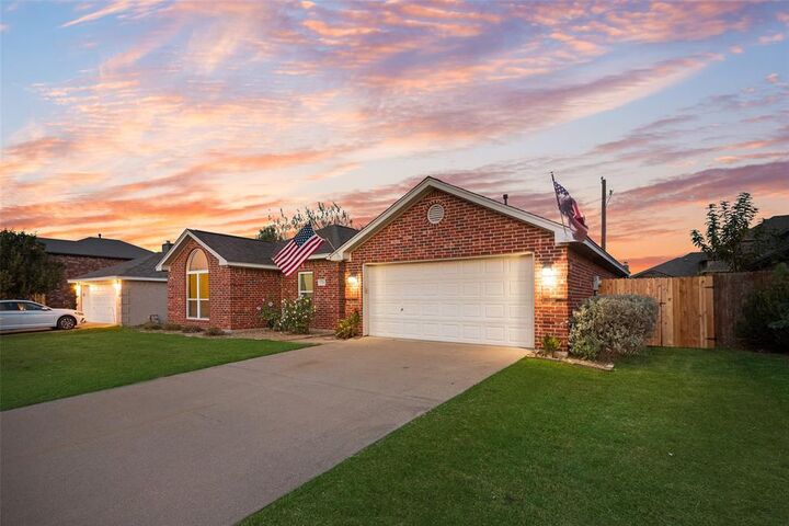 Photo de la propriété:  526 Morningside Court  TX 76065