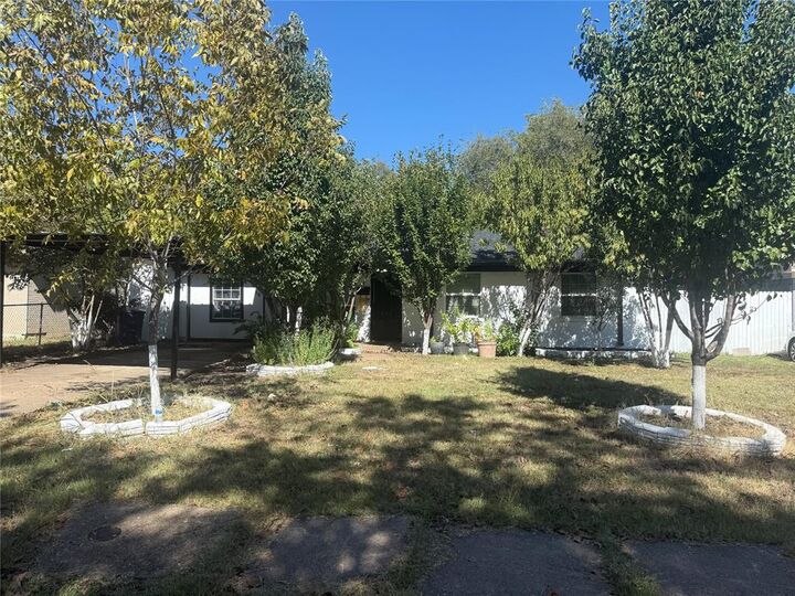 Property Photo:  765 Ivywood Drive  TX 75232