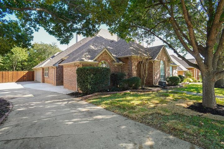 Photo de la propriété:  7716 Bridlewood Court  TX 76182 