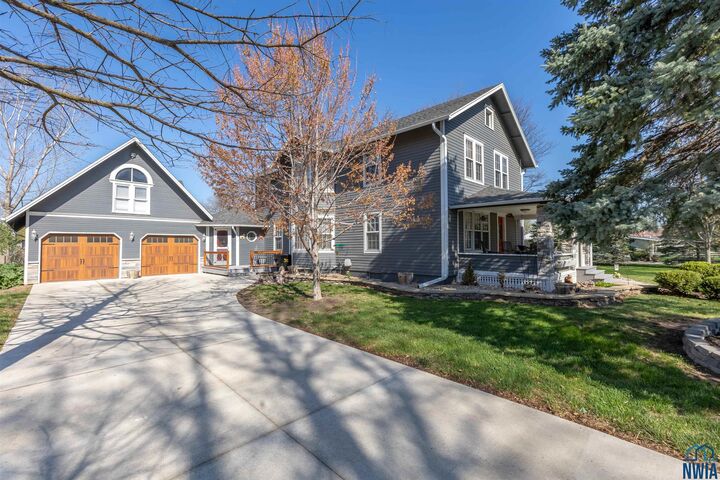 Property Photo:  900 15th Street  IA 51040