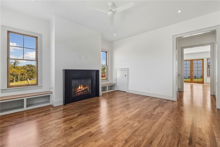 Property Photo:  1022 NW A Street  AR 72712 