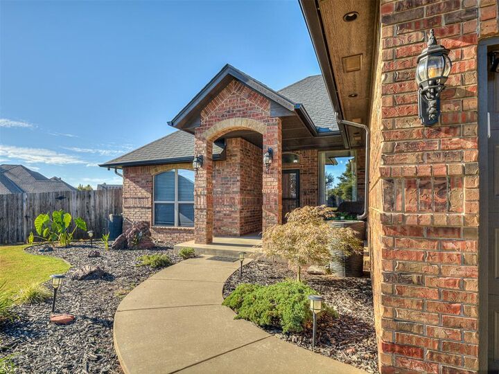 Property Photo:  1204 Excalibur Court  OK 73099