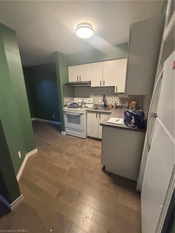 Photo de la propriété:  40 Ivy Crescent  ON N3L 4A9