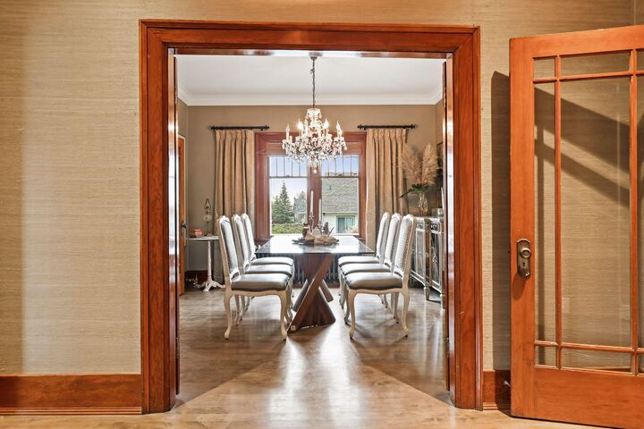 Property Photo:  1314 Shelbourne Street SW  AB T3C 2K8