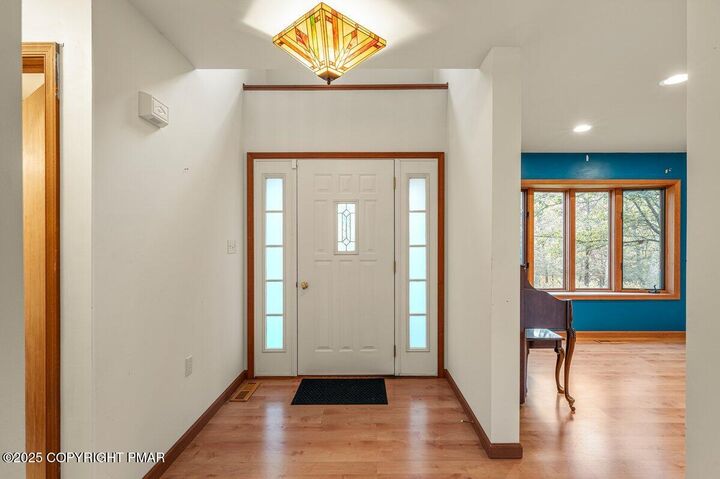 Property Photo:  3245 Mountain View Drive  PA 18372 