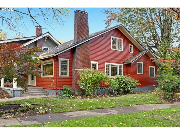 Property Photo: 3259 NE Hoyt St OR 97232