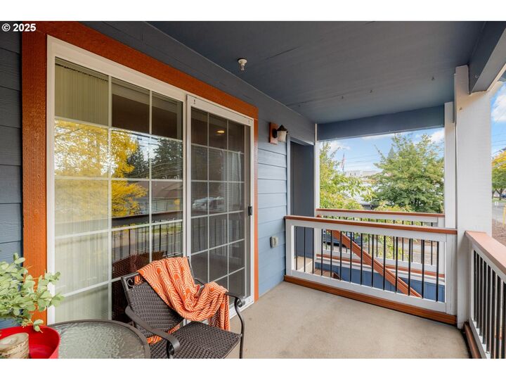 Property Photo:  301 W Main St  OR 97123