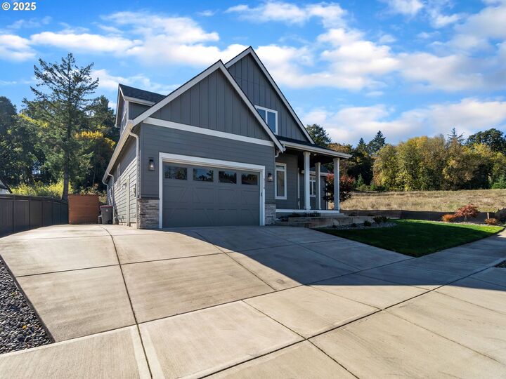 Property Photo:  3118 SW 2nd St  OR 97128